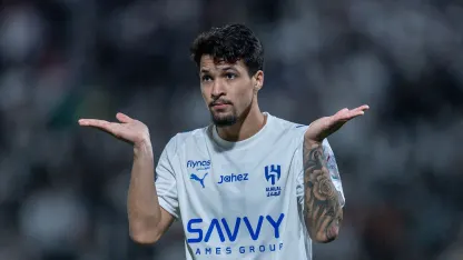 Marcos Leonardo scores for Al Hilal at Al Shabab