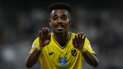 حقق أحمد الشمراني لاعب الحزم الثنائية الأولى في المساهمات التهديفية
