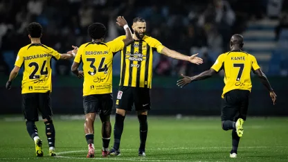 Al Ittihad celebrate N'Golo Kante's late equaliser at Al Qadsiah