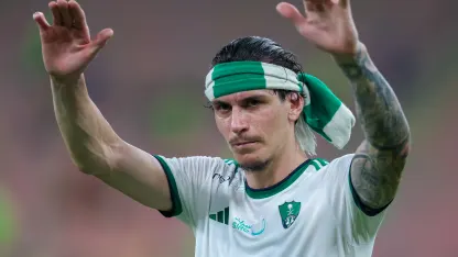 Al Ahli defender Roger Ibanez