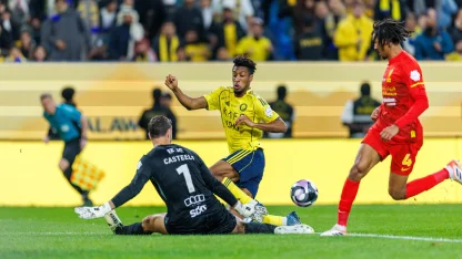 Kingsley Coman goes close to scoring for Al Nassr v Al Qadsiah