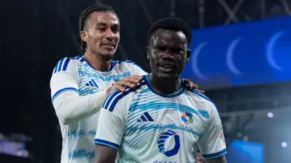 كونيه وزيزي يرقصان بالتفوق على الهلال في الرياض
