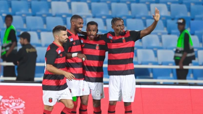 Al Riyadh celebrate a goal in win v Al Kholood