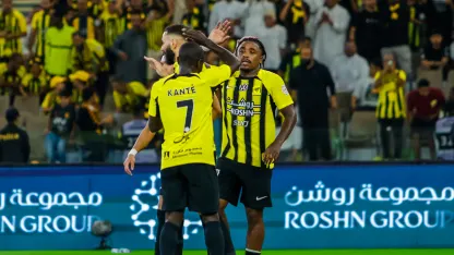 Al Ittihad celebrate Steven Bergwijn goal v Al Kholood