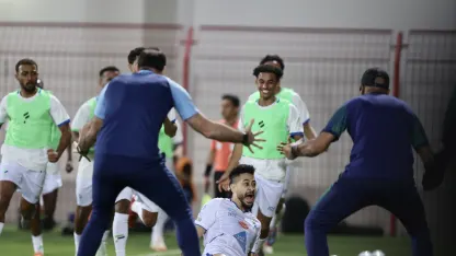 Mourad Batna scores the goal v Damac that keeps Al Fateh in RSL