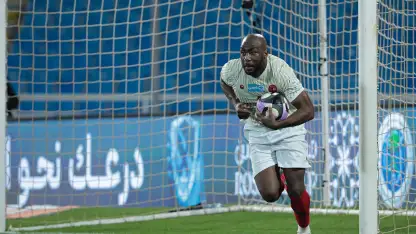 Yakou Meite scores for Damac v Al Najmah
