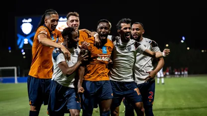Al Fayha celebrate huge win v Damac