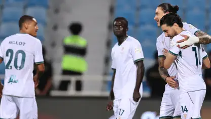نونيز يحتفل مع رودريغيز بعد هدفه في مرمى الرياض