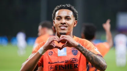 Lázaro nets twice against Abha
