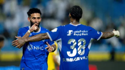 الهلال يتساوى تهديفيًا مع النصر في ليلة الخليج والتعاون