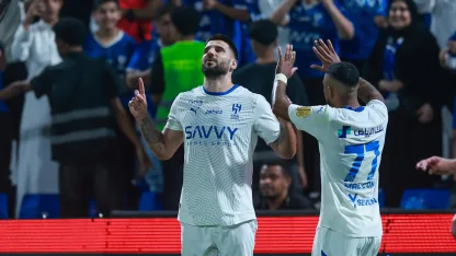 Aleksandar Mitrovic scores winner for Al Hilal at Al Fateh