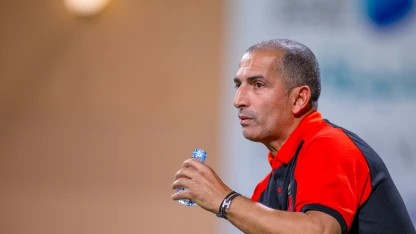 Sabri Lamouchi on the touchline for Al Riyadh