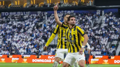 Houssem Aouar equalises for 10-man Al Ittihad at Al Hilal in Saudi Clasico