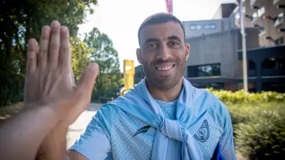 عبد الرزاق حمد الله لاعب التعاون في معسكر الفريق في ميرلو الهولندية
