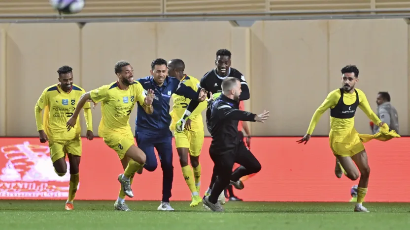Yousef Al Mozaireeb (R) scores winner for Al Hazem v Al Najmah-825351