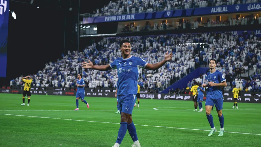 حصاد الثامنة: الهلال يحسم الكلاسيكو والقادسية يكتسح الخلود
