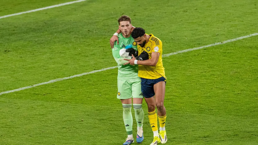 Al Nassr defender Abdulelah Al Amri consoles Bento following his error in Capital Derby v Al Hilal-1067314