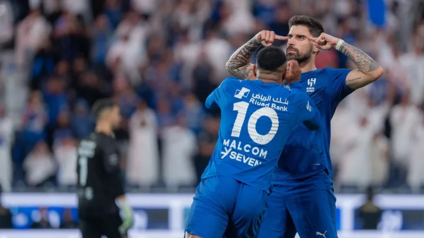 روبن نيفيز يحتفل بهدف الهلال في شباك نيوم-1074312