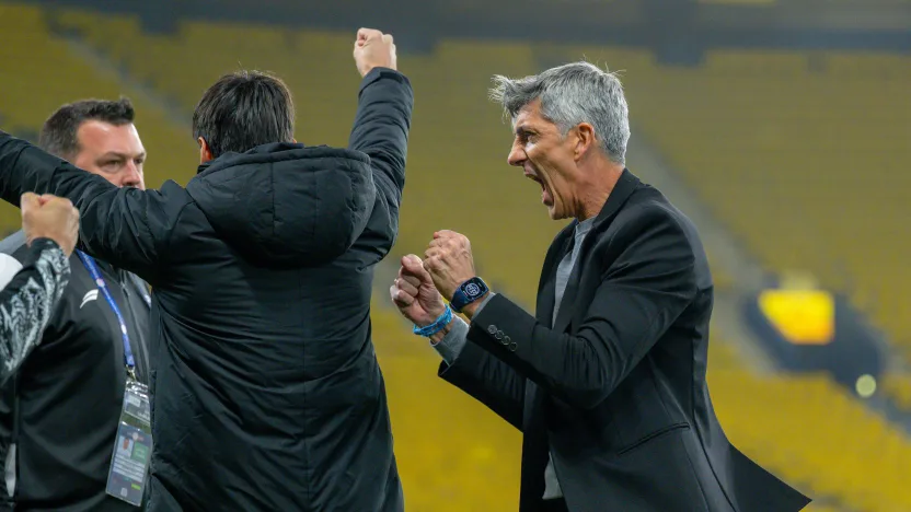 Al Shabab manager Imanol Alguacil celebrates win v NEOM SC-825346