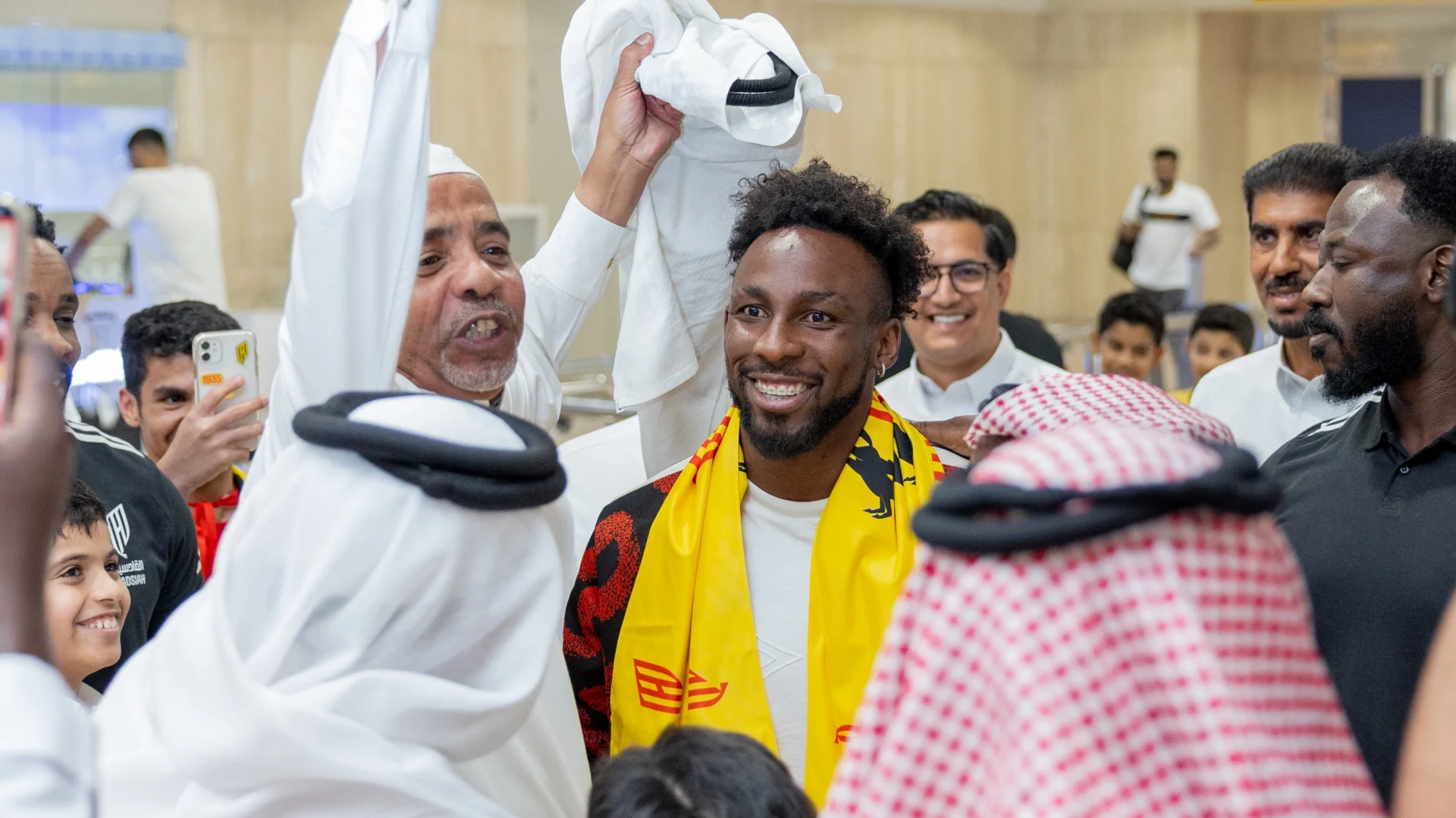 الجماهير في استقبال كينونيس يوم عودته من كأس العالم في الـ 28 من يوليو