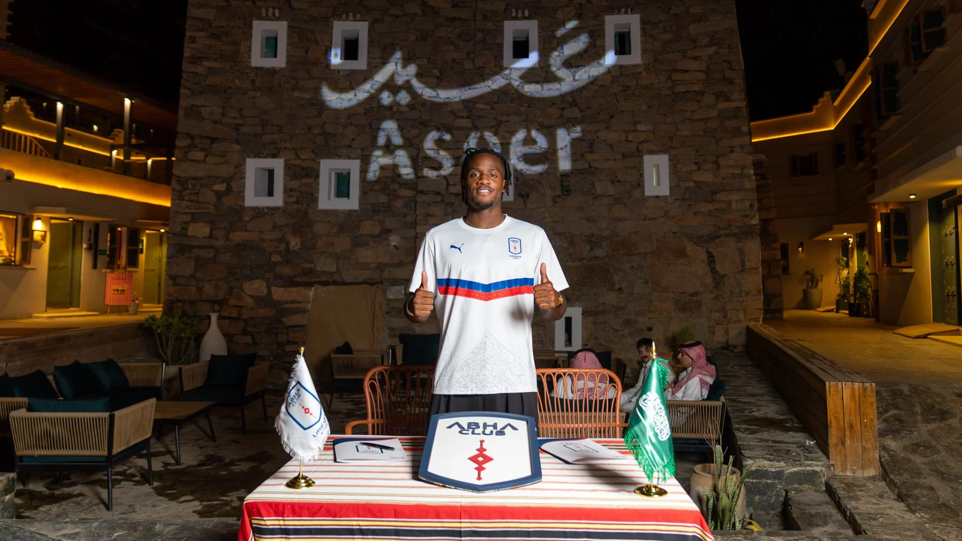 Abha announce signing of Michy Batshuayi on free transfer