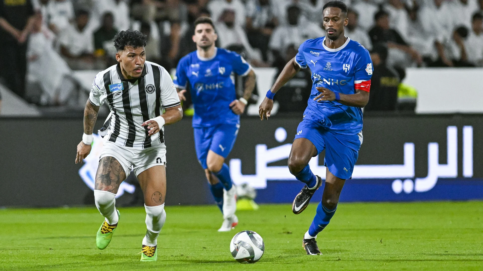 Colombian hotshot Roger Martinez (L) has swapped Al Taawoun for Al Shabab