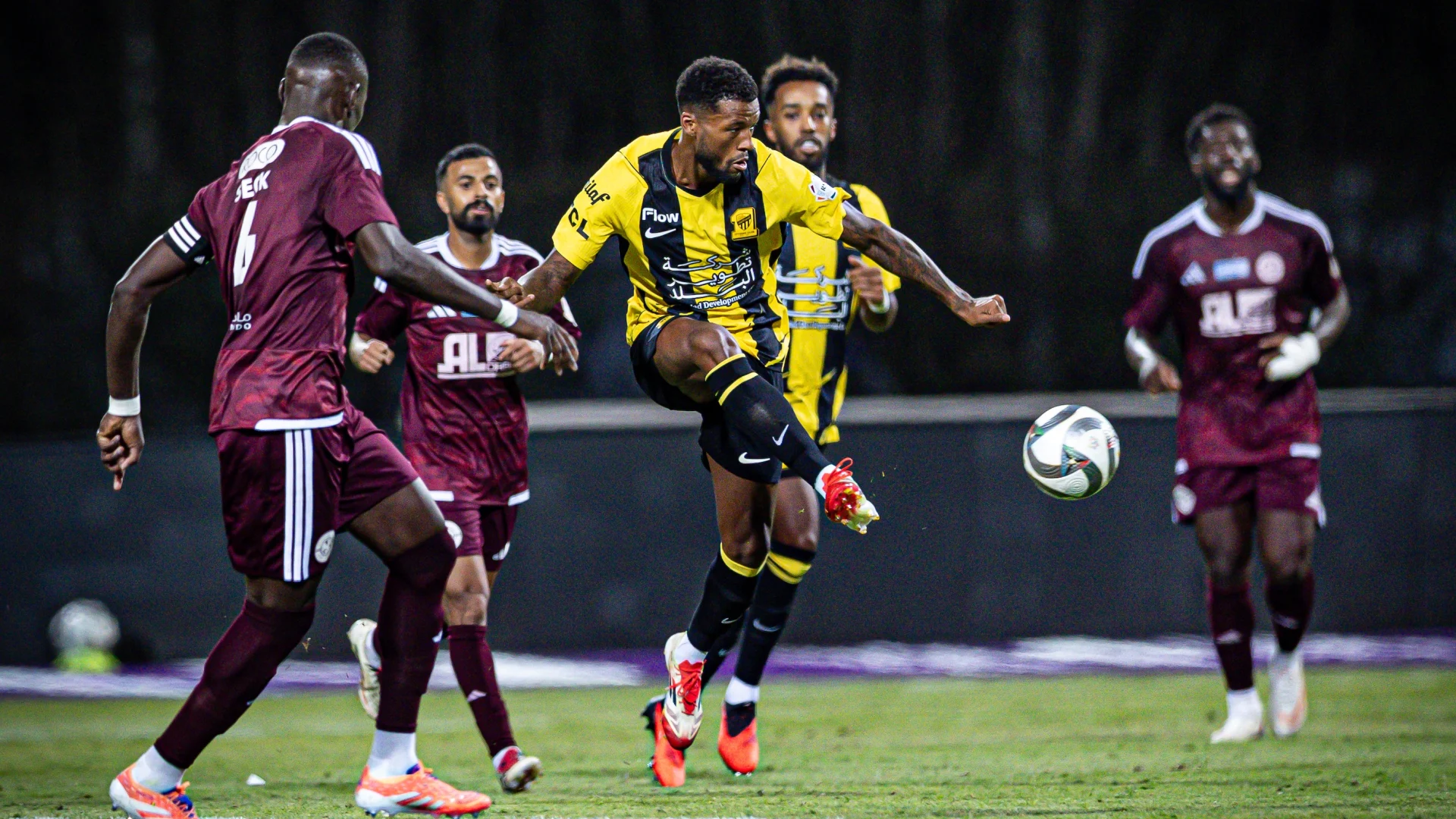 New Al Ittihad midfielder Georginio Wijnaldum in action at Al Faisaly