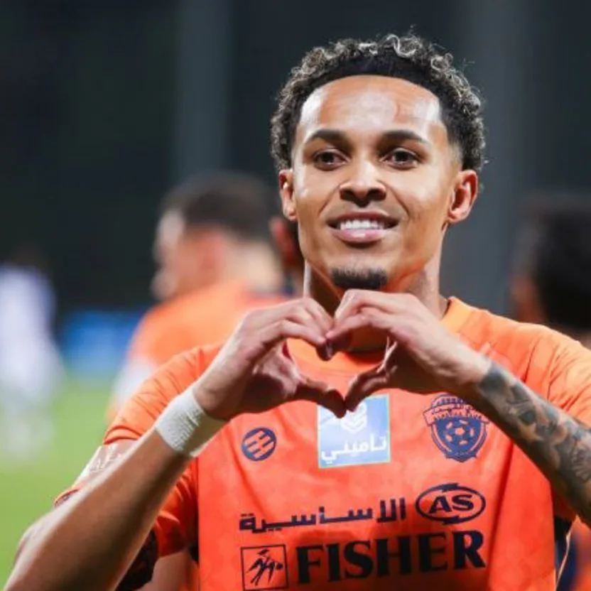 الرياض يحتفل.. والفيحاء يتجاوز أبها