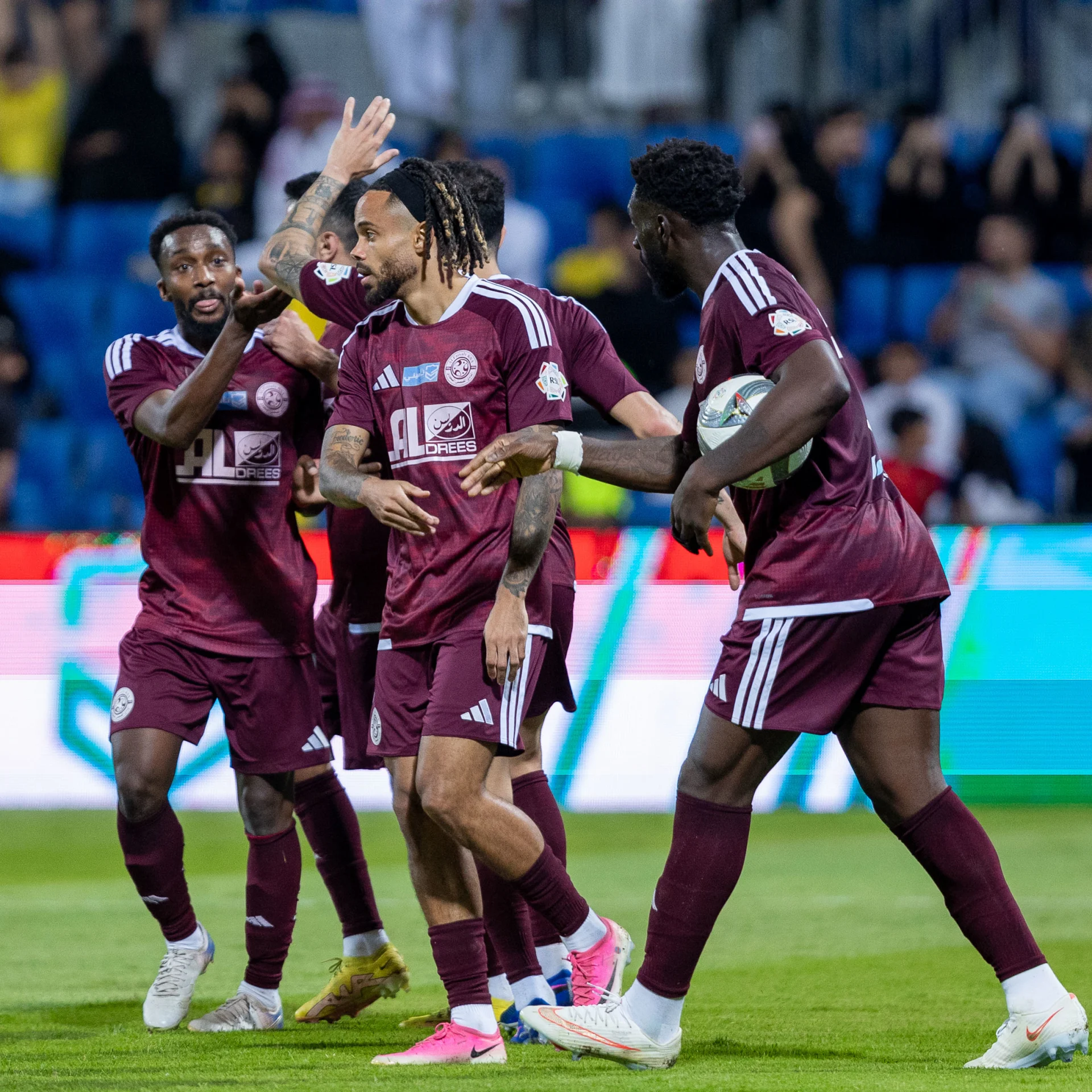 قرّب اللاعب بونغوندا فريقه الفيصلي من اقتسام النقاط مع النصر