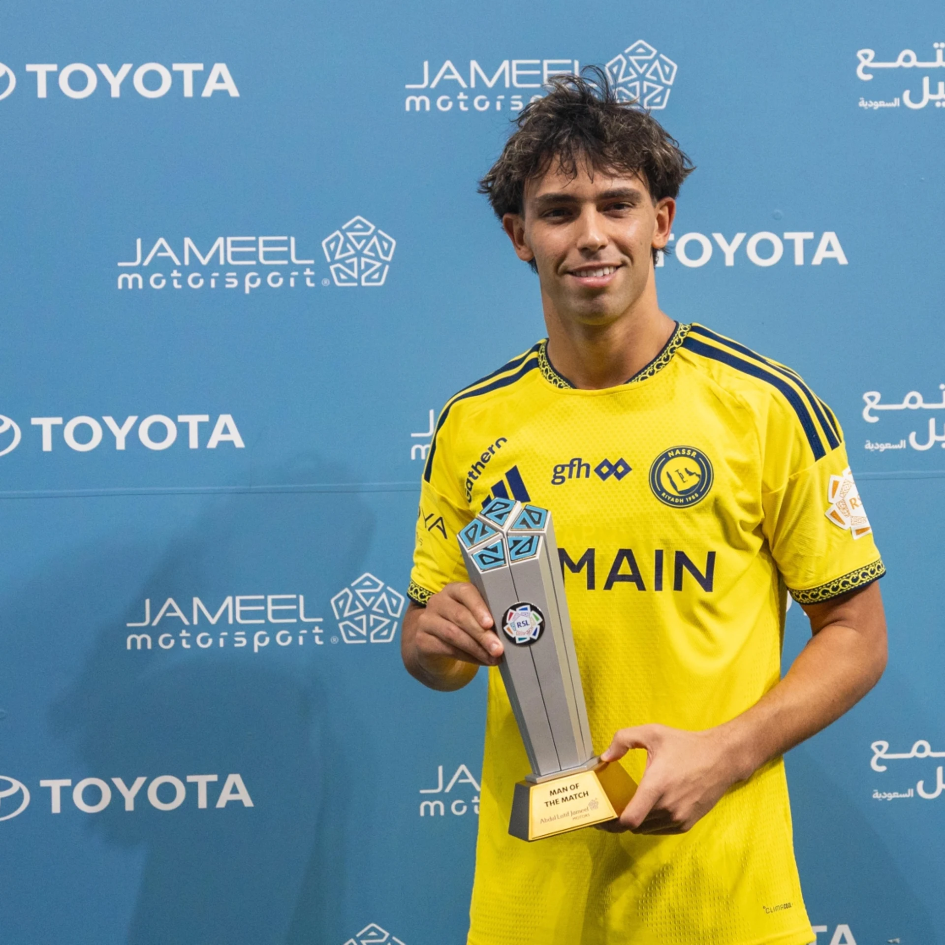 جواو فيليكس رجل مباراة النصر ونيوم