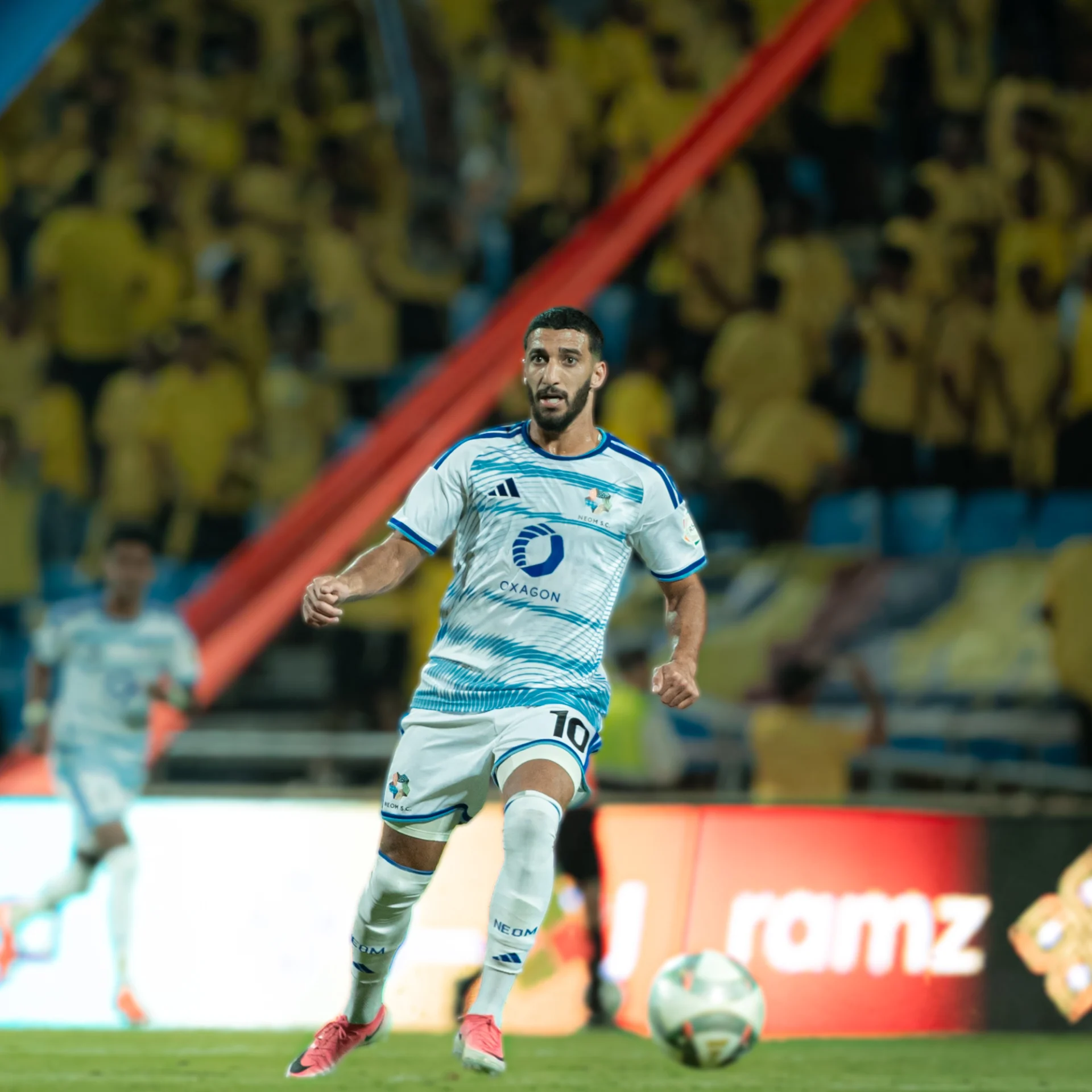 شارك بن رحمة بديلًا في مباراة الحزم بعد غياب عن خمس جولات