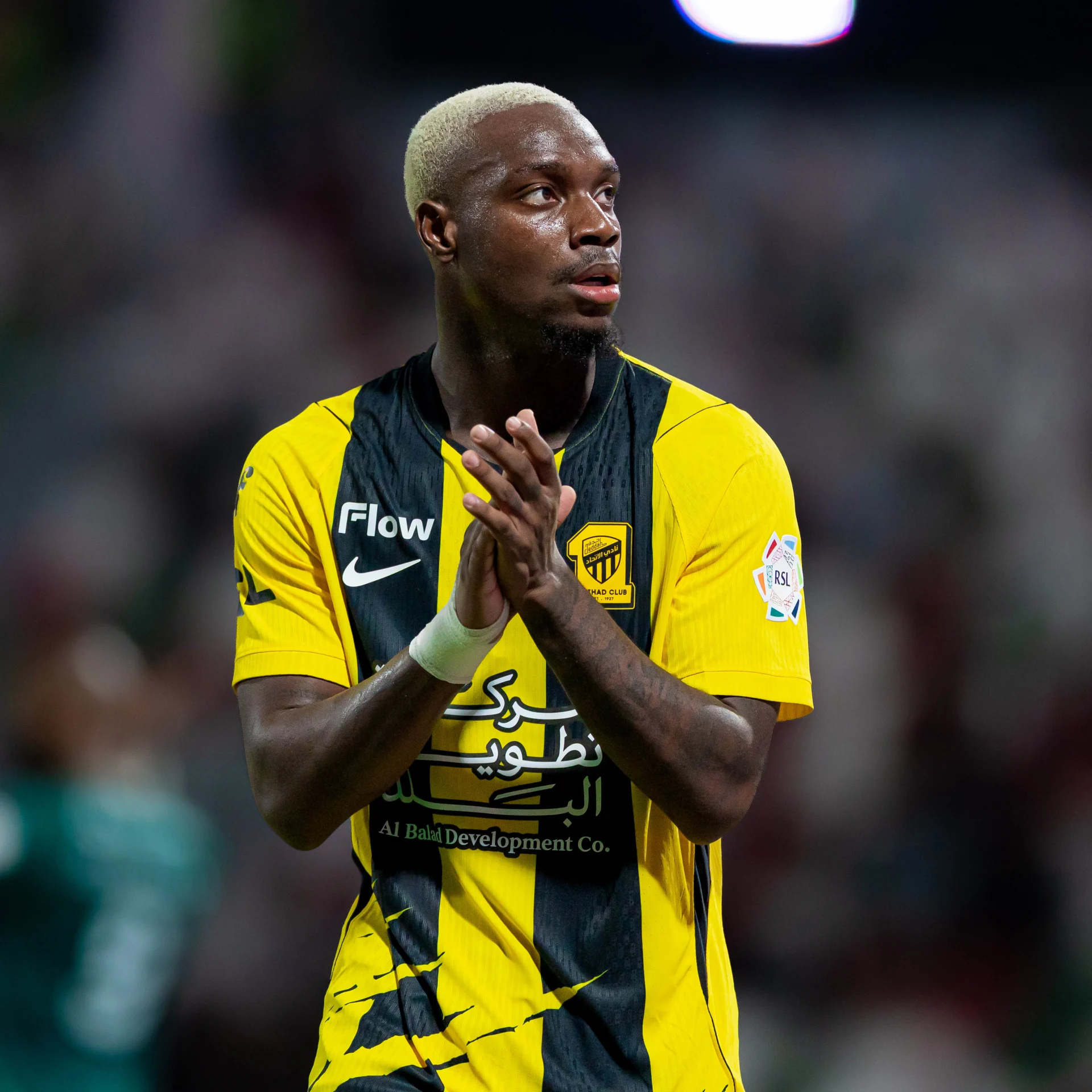 إيلينيخينا خلال مواجهة الاتفاق والاتحاد