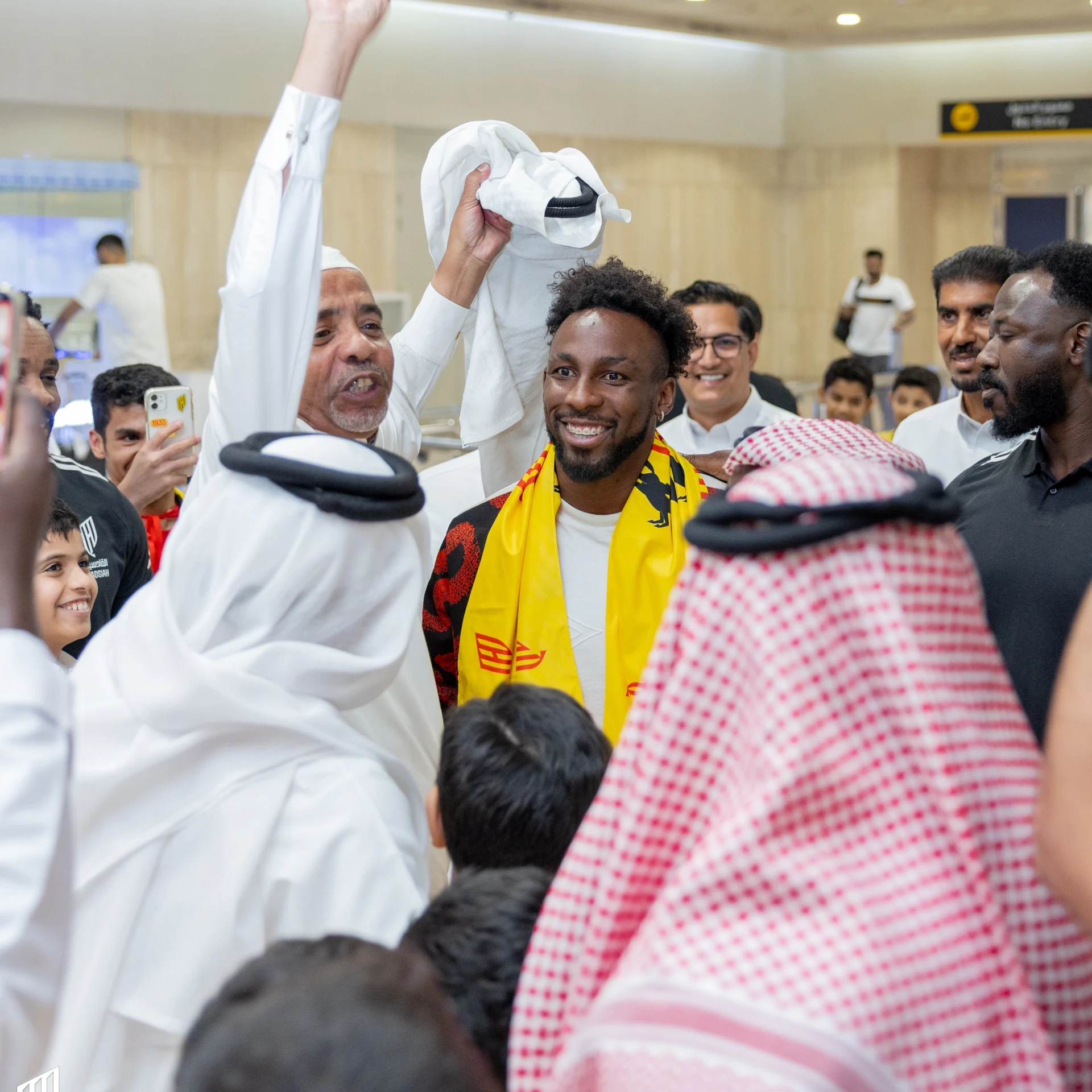 الجماهير في استقبال كينونيس يوم عودته من كأس العالم في الـ 28 من يوليو