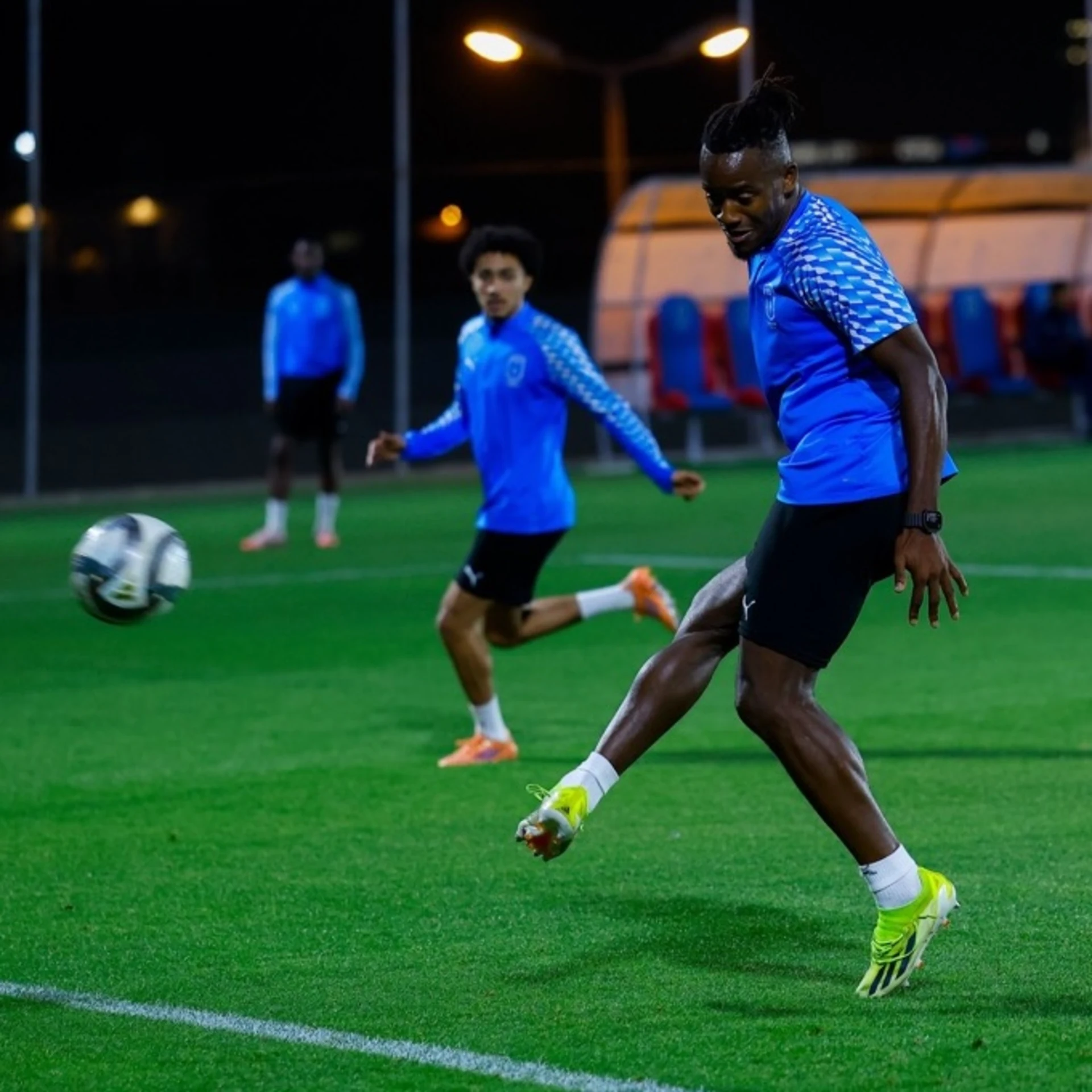 New signing Michy Batshuayi is already getting to grips with Abha on the training pitch